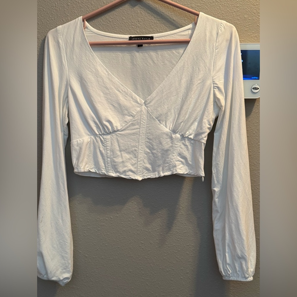 ☀️☀️☀️Kendall & Kylie White V-Neck Cropped Long Sleeve Top